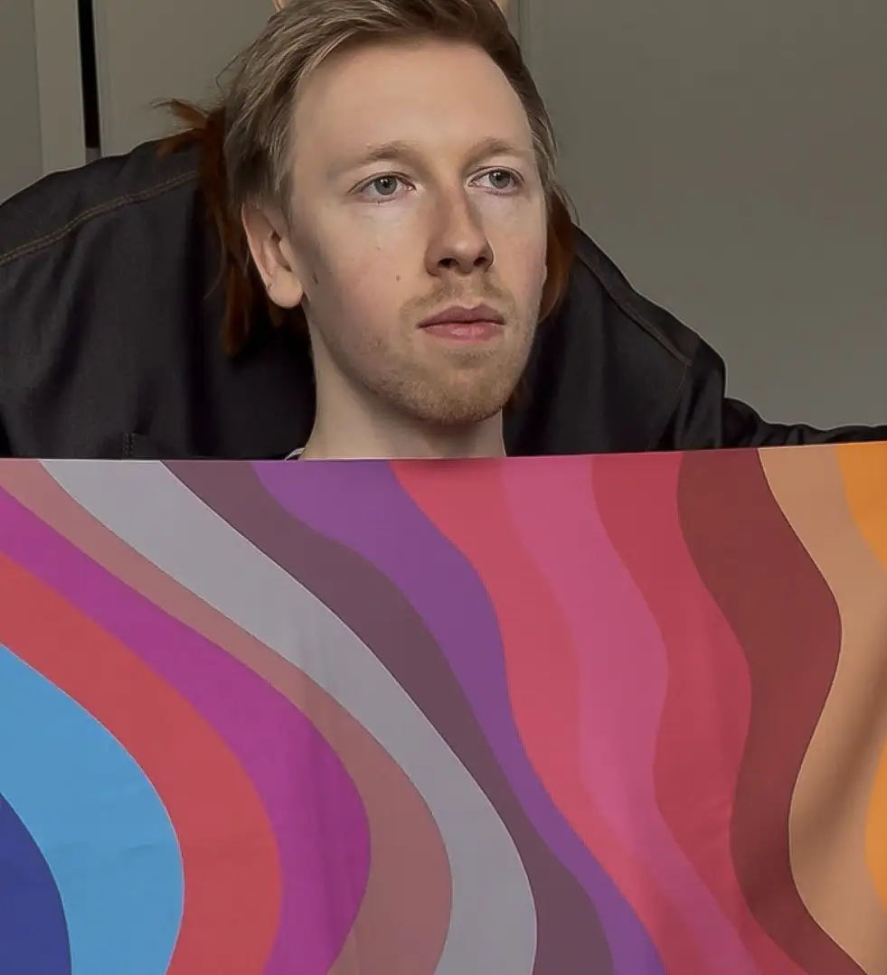 Distracting color — Pontus